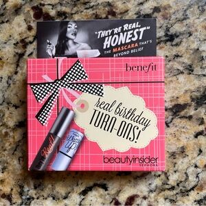 Benefit Real Birthday Turn-Ons Makeup Set